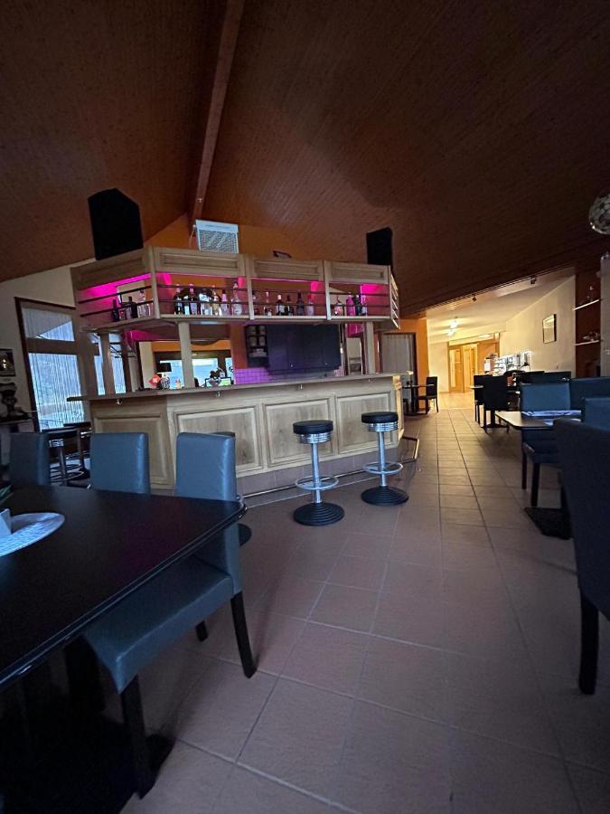 Hotel Edirol Vouvry Exteriör bild