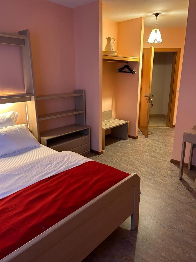 Hotel Edirol Vouvry Exteriör bild