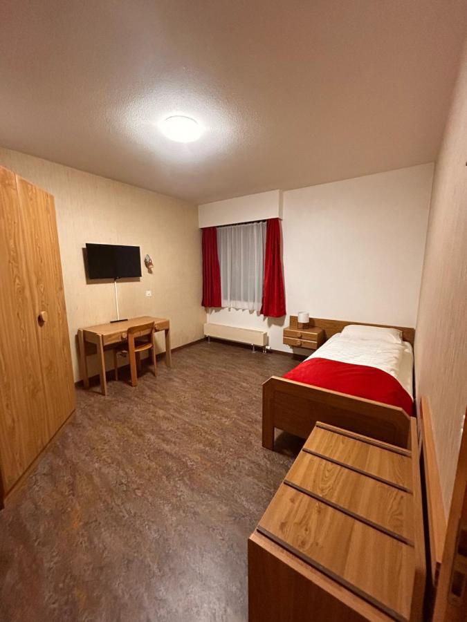 Hotel Edirol Vouvry Exteriör bild