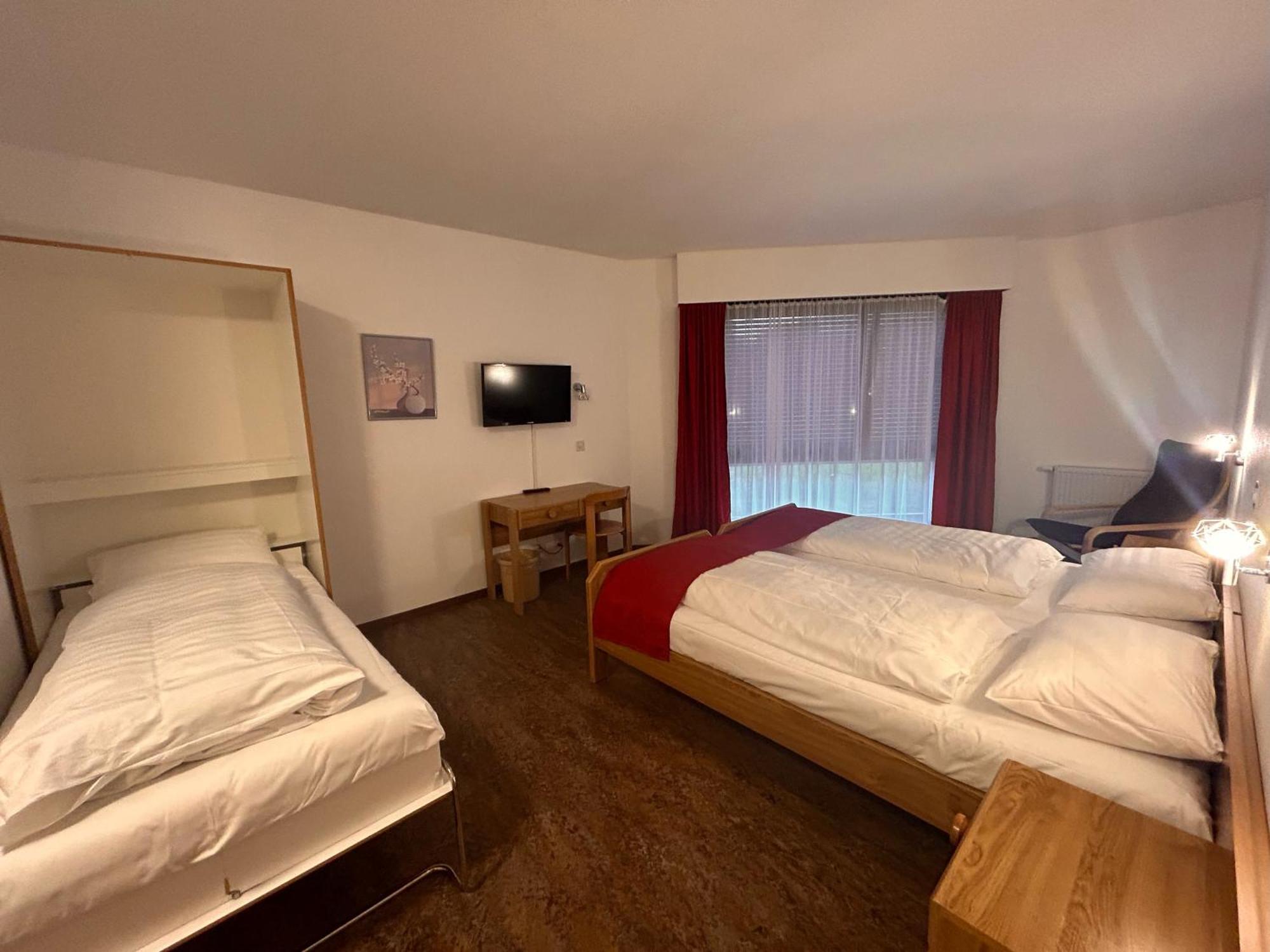Hotel Edirol Vouvry Exteriör bild